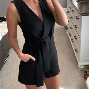 NWT Adelyn Rae Black Romper. Size Small.